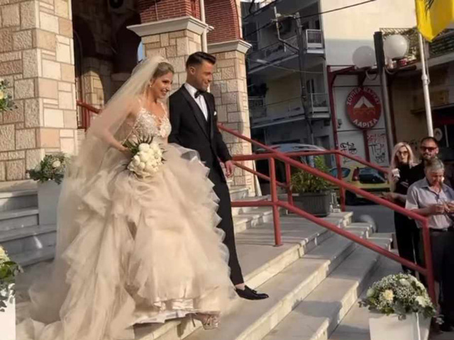 O ποδοσφαιριστής της ΠΑΕ ΑΕΛ, Δημήτρης Μαυριάς παντρεύτηκε την αγαπημένη του Τζένη