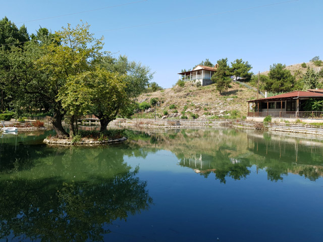 Βρύση Τυρνάβου: Το μεγαλείο της φύσης λίγα χιλιόμετρα μακριά από την πόλη