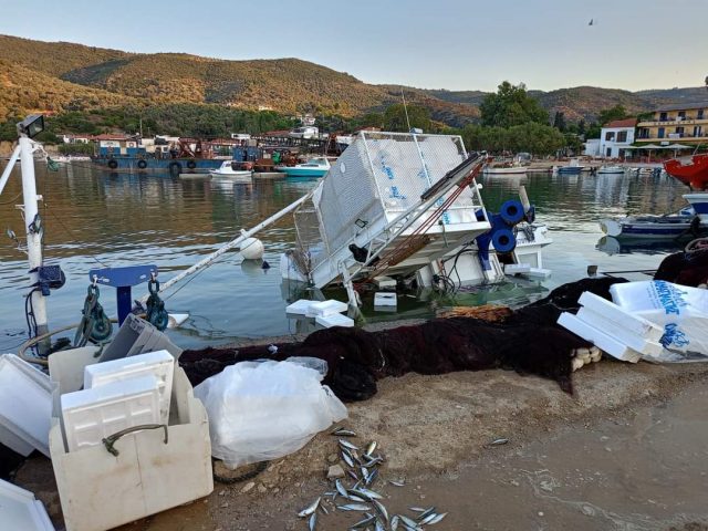 00500147451 Αλιευτικό βυθίστηκε Πλατανιά 1
