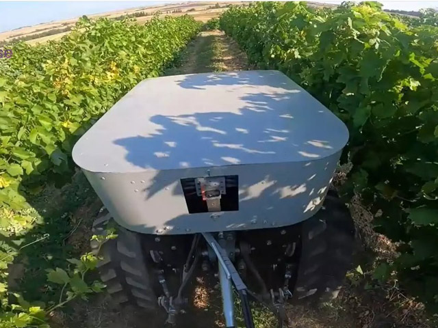 Έλληνες μηχανικοί έφτιαξαν ρομπότ που κάνει αγροτικές εργασίες στα χωράφια