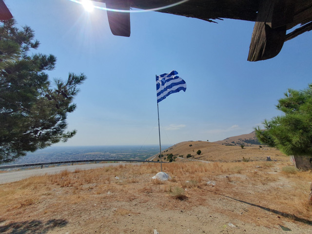 Ξανά στον ιστό της η Ελληνική Σημαία στο Λουσφάκι Τυρνάβου