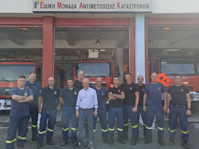 Ο Δήμαρχος Τεμπών επισκέφθηκε τον 3ο Πυροσβεστικό Σταθμό Λάρισας και την 8η ΕΜΑΚ