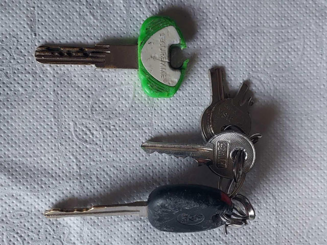 Βρέθηκαν κλειδιά στο δρόμο Αμπελώνας Τύρναβος