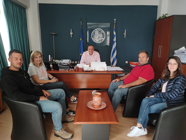 Ο Δήμαρχος Τυρνάβου Γιάννης Κόκουρας συναντήθηκε με την τριμελή επιτροπή κρατικής αρωγής και τον Πρόεδρο Κτηνοτροφικού συνεταιρισμού