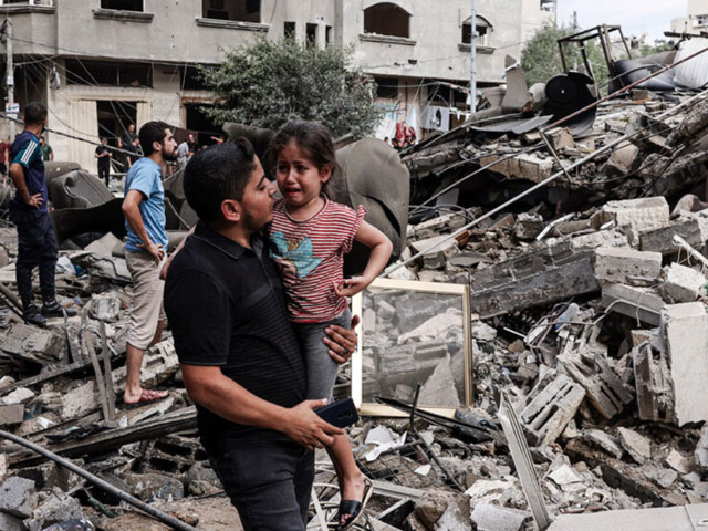 Ερυθρός Σταυρός: Αφόρητα τα βάσανα του πληθυσμού της Γάζας – Τουλάχιστον 15.899 νεκροί Παλαιστίνιοι