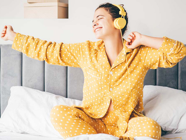 Η καλή μέρα από το πρωί φαίνεται – 10 πράγματα που μπορούμε να κάνουμε μόλις ξυπνήσουμε για το καλό της υγείας μας