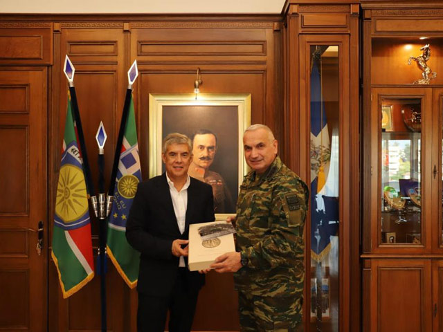 Στο Στρατηγείο της 1ης Στρατιάς στη Λάρισα ο Περιφερειάρχης Κ. Αγοραστός – Συναντήθηκε με τον Διοικητή Ι. Τσιόπλο