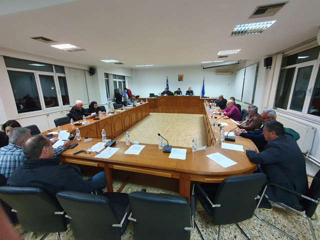 Ολοκληρώθηκε το τελευταίο δημοτικό συμβούλιο επί Δημαρχίας Κόκουρα – Αιχμές και ανησυχίες για τα έργα και τις οφειλές