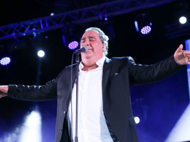 Θλίψη στο Ελληνικό τραγούδι: Έφυγε από τη ζωή ο Βασίλης Καρράς