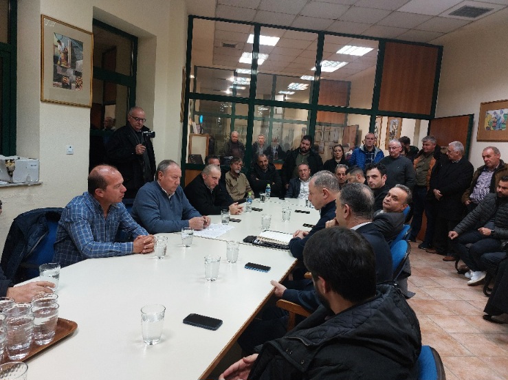 Σημαντική σύσκεψη στο Οινοποιείο Τύρναβου μεταξύ κλιμακίου του ΥΠΑΑΤ με προέδρους συνεταιρισμών