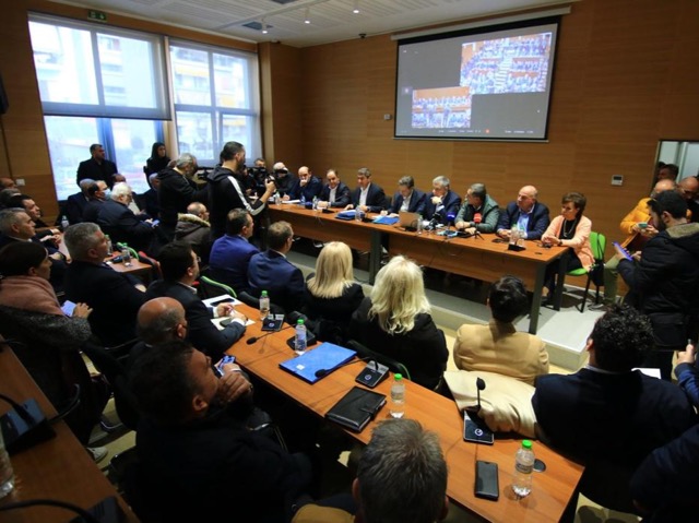 Διυπουργική – Καρδίτσα: Πρόσθετα μέτρα και νομοθετικές πρωτοβουλίες υπέρ των πληγέντων
