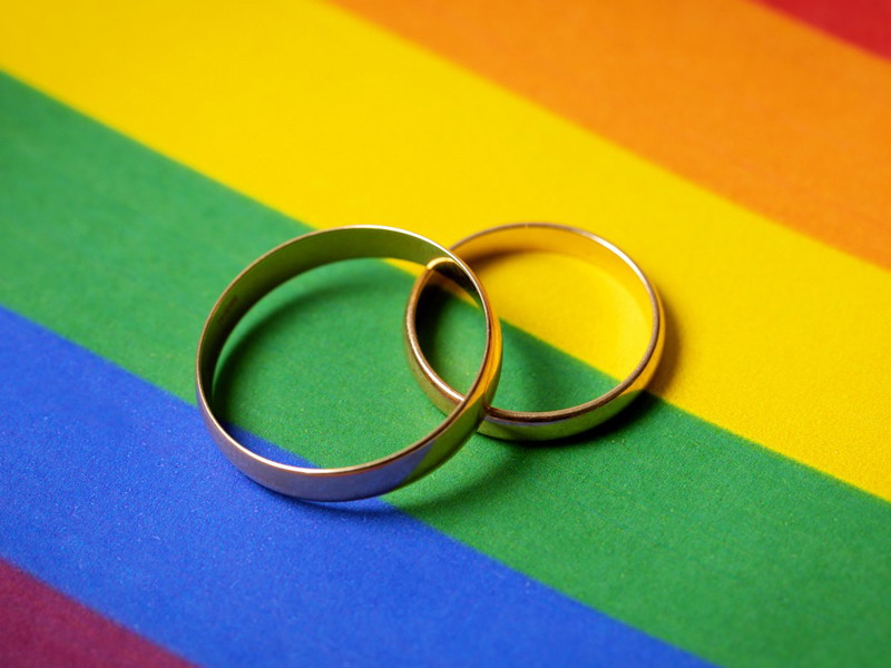 Τα βασικά σημεία του νομοσχεδίου για την ισότητα στον γάμο που πρόκειται να φέρει η Κυβέρνηση