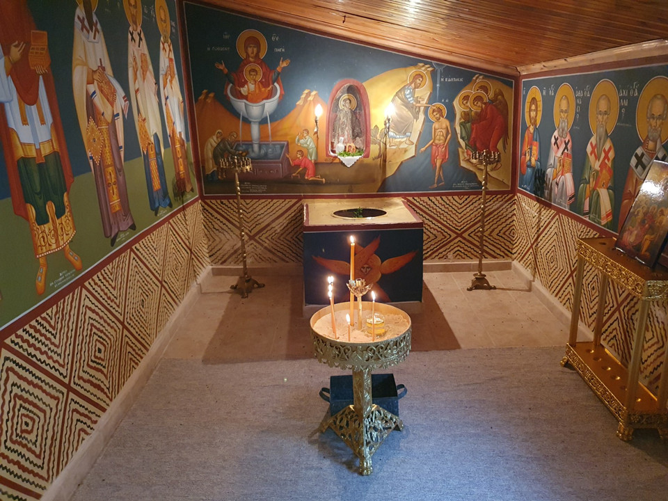 Το σπάνιο Βαφτιστήριο και οι Βυζαντινές αγιογραφίες του Άγιου Δημήτριου στον Μαυρόλιθο (βίντεο)