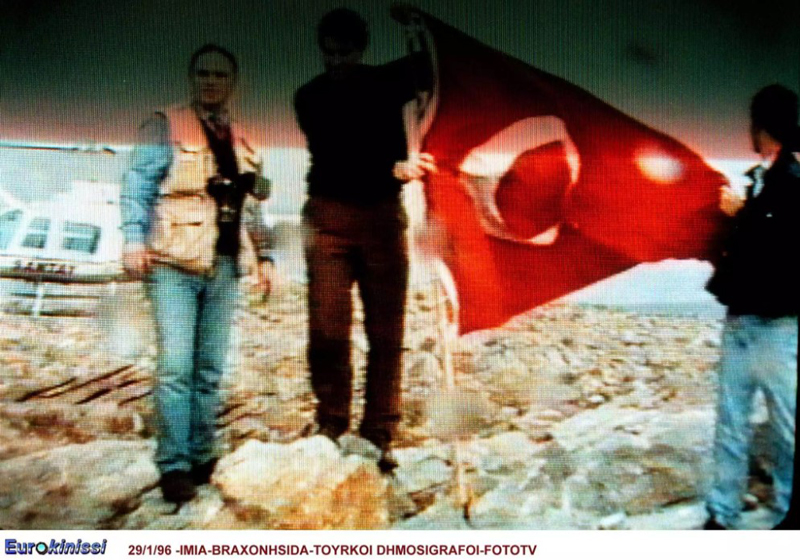 Ίμια: 28 χρόνια από τη μέρα που Ελλάδα και Τουρκία έφτασαν μια ανάσα από τον πόλεμο