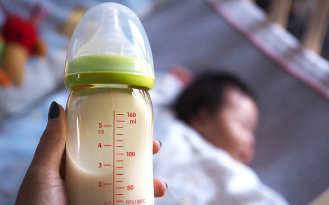 Πρόστιμο 561.000 ευρώ από το Υπουργείο Ανάπτυξης για αθέμιτη κερδοφορία στο βρεφικό γάλα