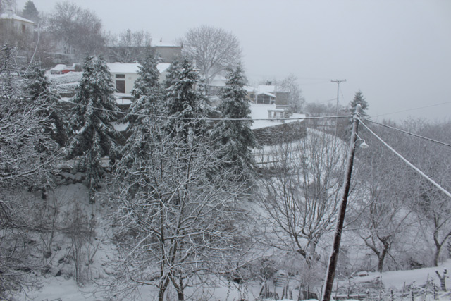 Στα λευκά η Σπηλιά Κισσάβου – Φωτορεπορτάζ από τον χιονισμένο Κίσσαβο