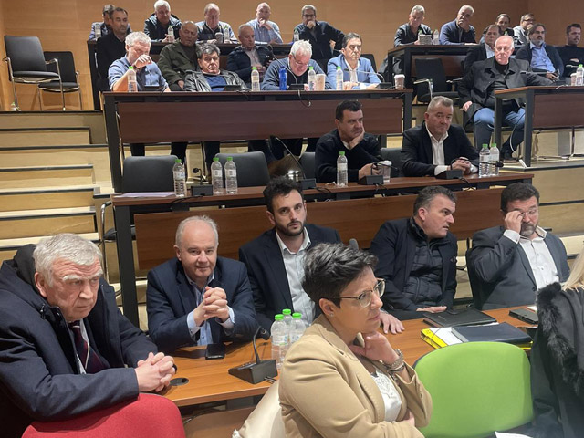 Στην Διυπουργική σύσκεψη που έγινε στην Καρδίτσα ο Δήμαρχος Τυρνάβου Στέλιος Τσικριτσής