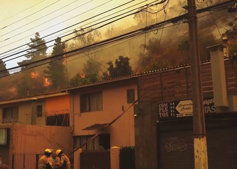 Χιλή: Δασικές πυρκαγιές σαρώνουν την περιφέρεια του Βαλπαραΐσο – 64 άνθρωποι νεκροί