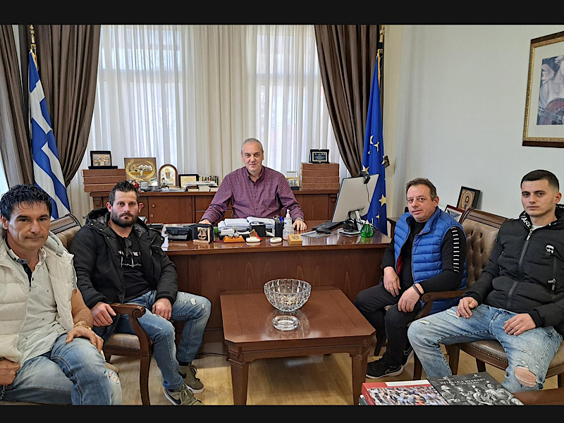 Νέα εθελοντική ομάδα από το Μεσοχώρι επισκέφθηκε τον Δήμαρχο Ελασσόνας