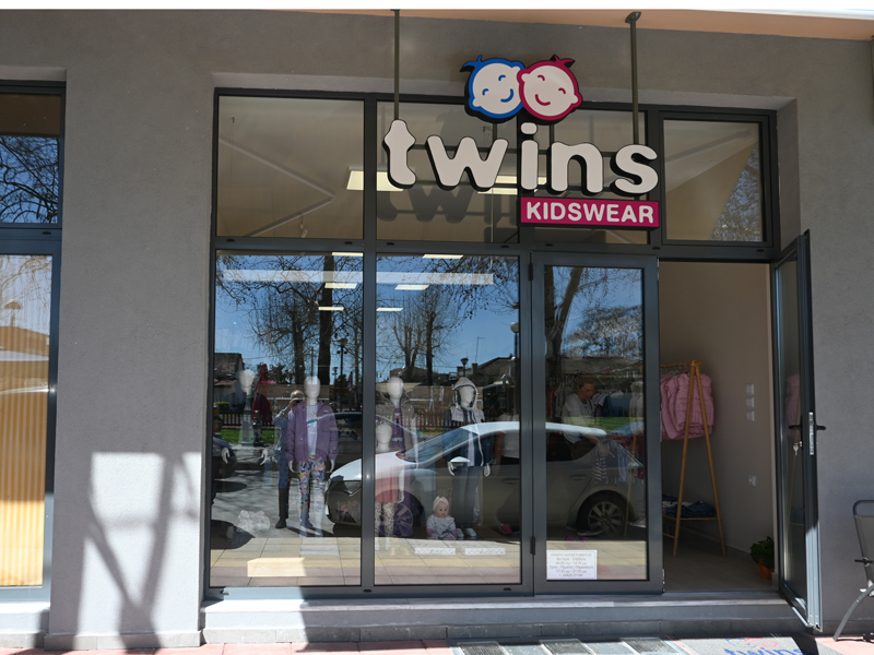 Εγκαίνια για το νέο κατάστημα Twin Kidswear στον Αμπελώνα