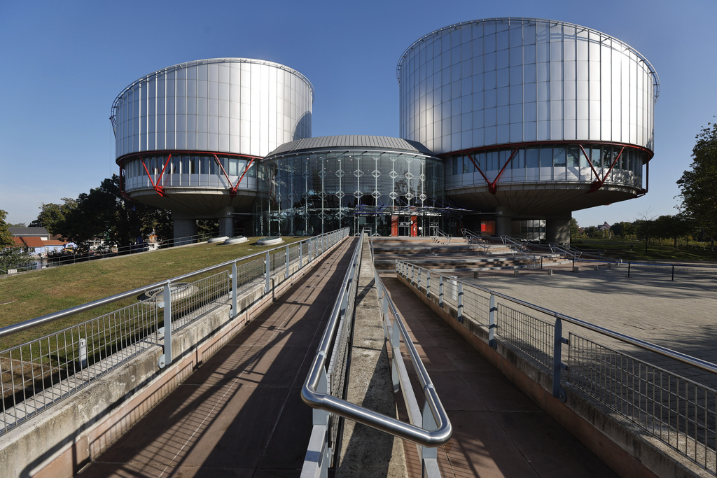 Δεν υπάρχει δικαίωμα στο γάμο μεταξύ ατόμων του ιδίου φύλου – Απόφαση δικαστηρίου στο Στρασβούργο