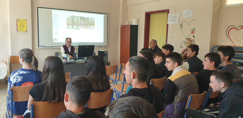Εκπαιδευτική Επίσκεψη της Γ’ τάξης του 1ου Γυμνασίου Τυρνάβου στο ΕΠΑΛ Τυρνάβου