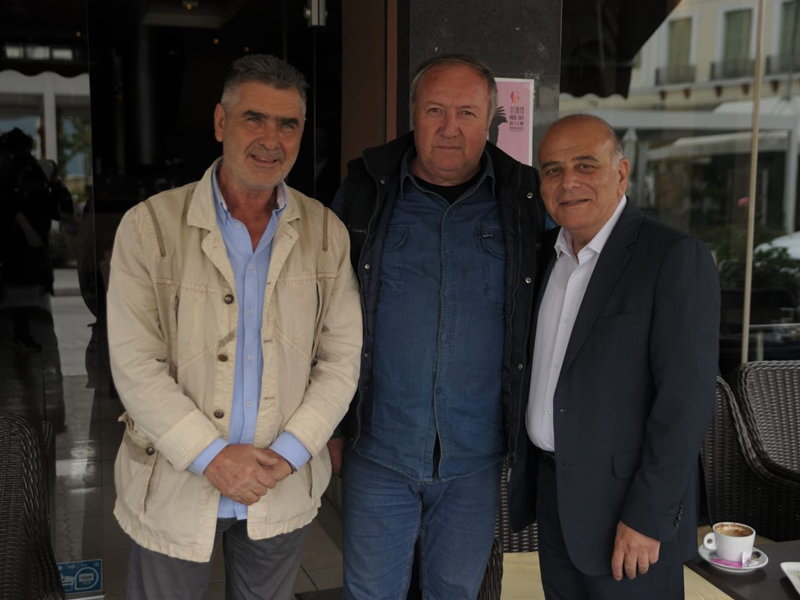 Ο Νίκος Στέφος δημοσιογράφος και υποψήφιος ευρωβουλευτής της Νέας Δημοκρατίας στον Τύρναβο