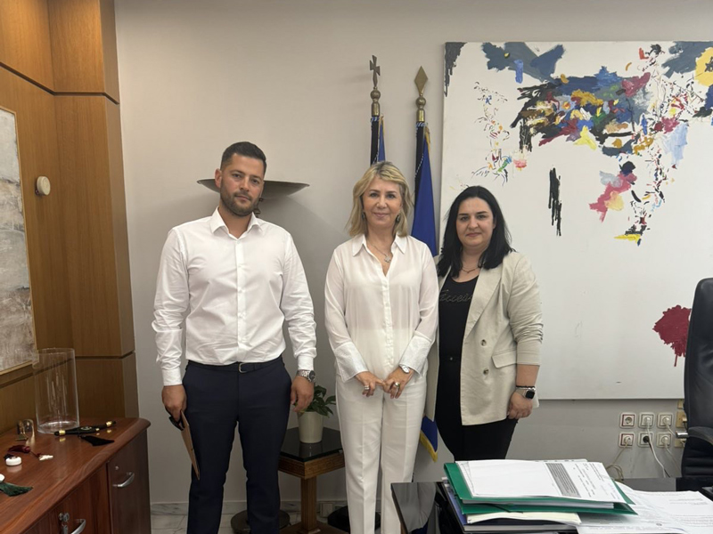 Συνάντηση με την Υφυπουργό Παιδείας είχαν οι Αντιδήμαρχοι Μαμανού Χατζή Ευγενία και Νταλαγιάννης Νίκος για το θέμα του σχολείου Σχοινά