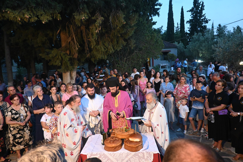 Πλήθος κόσμου στην Αγία Παρασκευή στο Αργυροπούλι (βίντεο – φωτογραφίες)