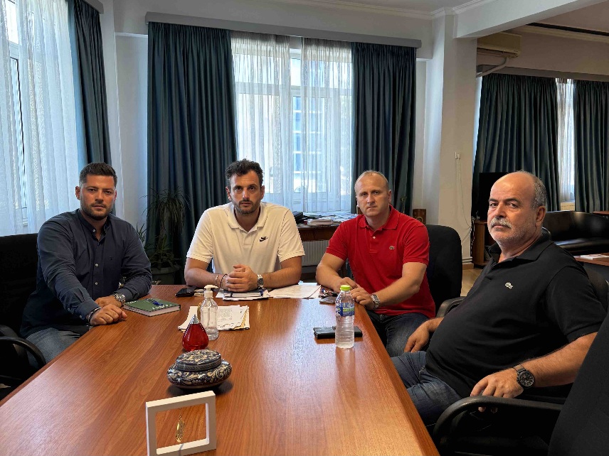 Δήμος Τυρνάβου: Σύσκεψη του Δημάρχου Τυρνάβου με κτηνοτρόφους – Οδηγίες για τον έλεγχο της πανώλης
