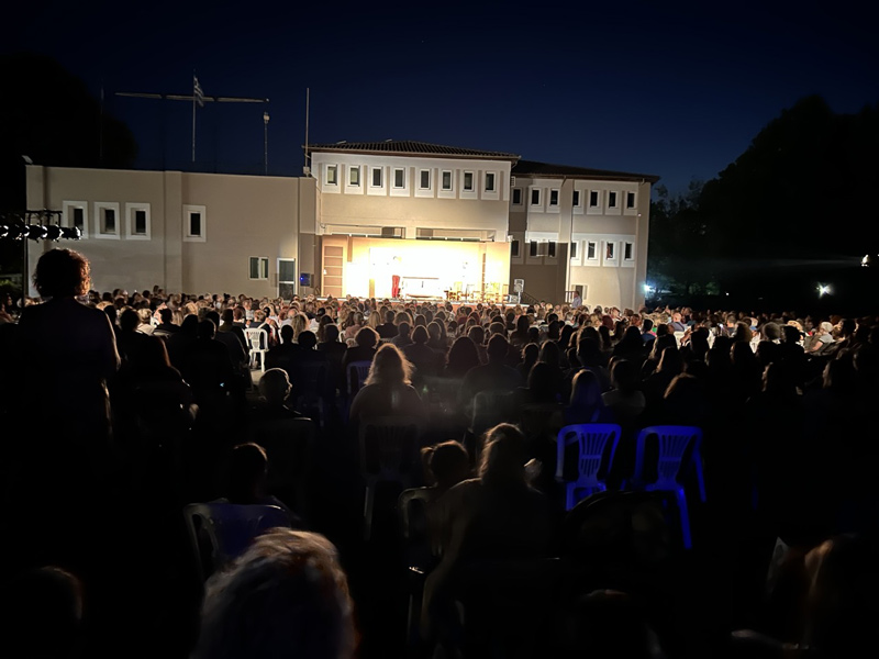 Το αδιαχώρητο στην πρεμιέρα του Πολιτιστικού Αυγούστου στα Φάρσαλα
