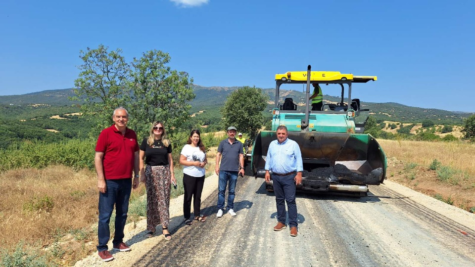Δήμος Ελασσόνας: «Ολοκληρώθηκε η ασφαλτόστρωση του αγροτικού δρόμου Μηλέας – Τσαπουρνιάς»