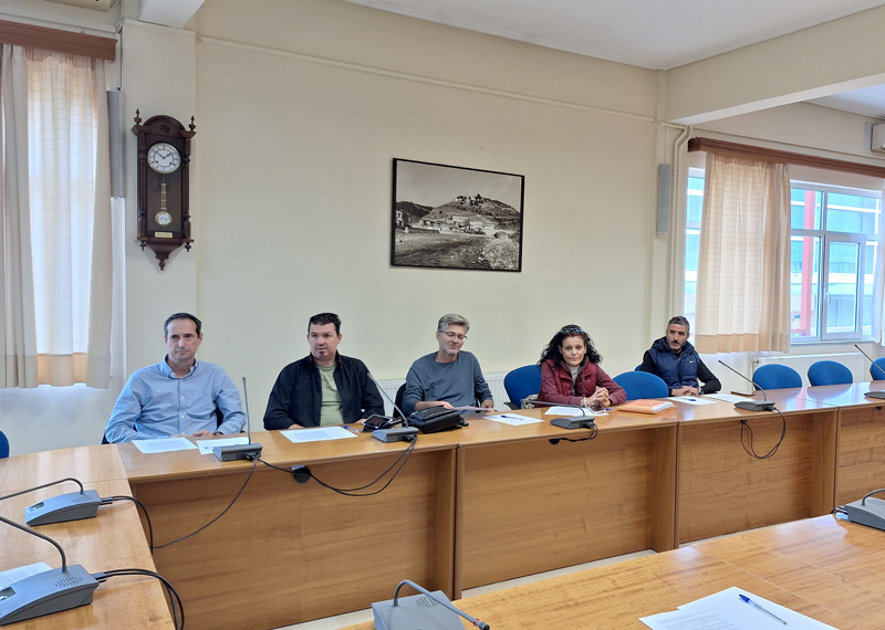 Ευρωπαϊκή Εβδομάδα Προγραμματισμού – Συνάντηση του δημάρχου Ελασσόνας κ. Γάτσα με τους εκπαιδευτικούς πληροφορικής