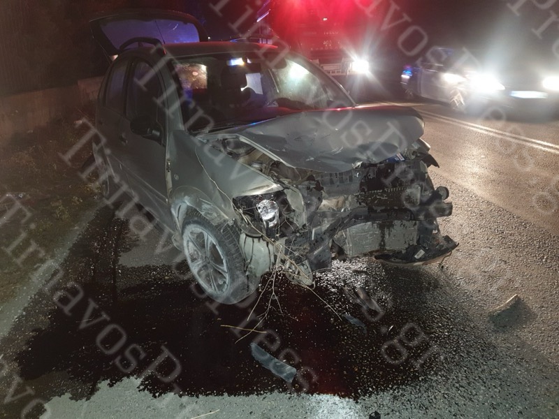 Σύγκρουση δύο ΙΧ στην Εθνική Οδό Λάρισας-Κοζάνης: Μια Τυρναβίτισσα τραυματίας