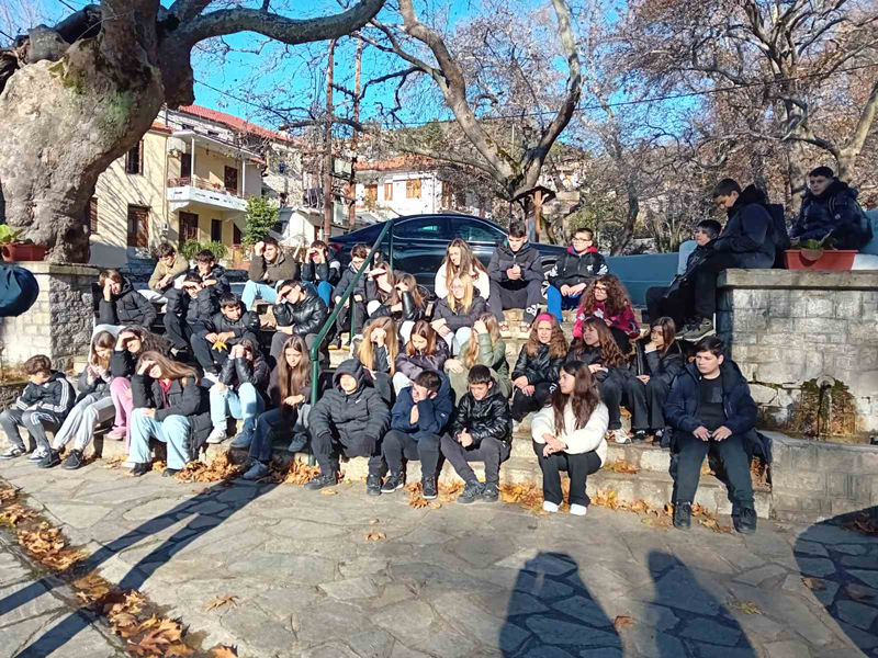 Μαθητές του 1ου Γυμνασίου Τυρνάβου εξερεύνησαν τα «Μονοπάτια της πέτρας και του δάσους» στον Κίσσαβο
