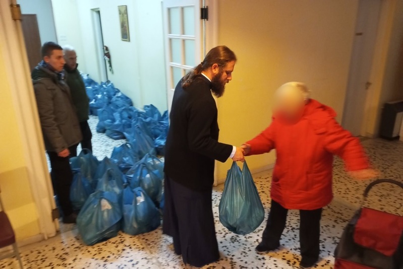 Δέματα Αγάπης από την Ιερά Μητρόπολη Λαρίσης και Τυρνάβου