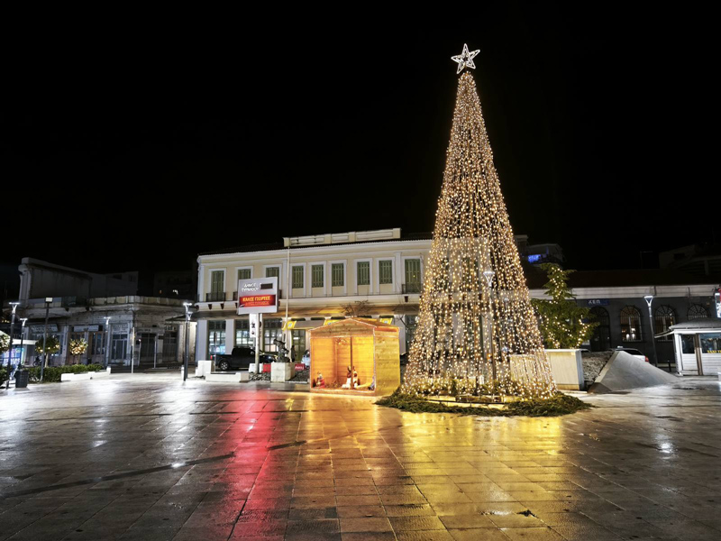 Έφτασαν τα Χριστούγεννα – Η πιο φωτεινή εποχή του χρόνου