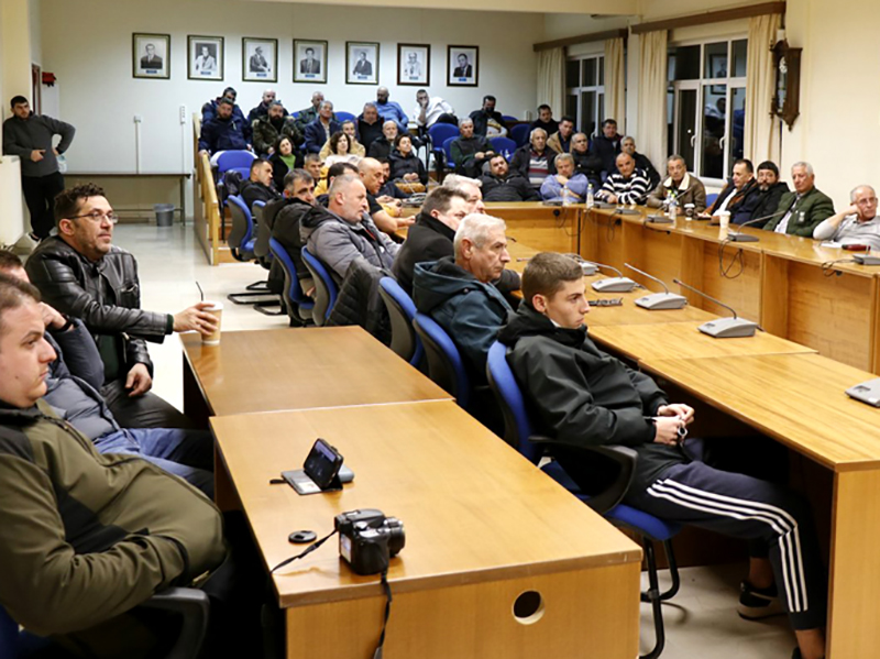 Πανεπαρχιακή Κινητοποίηση Αγροτών και Κτηνοτρόφων Ελασσόνας: Πορεία και Συλλαλητήριο για Διεκδίκηση Ζωτικών Αιτημάτων
