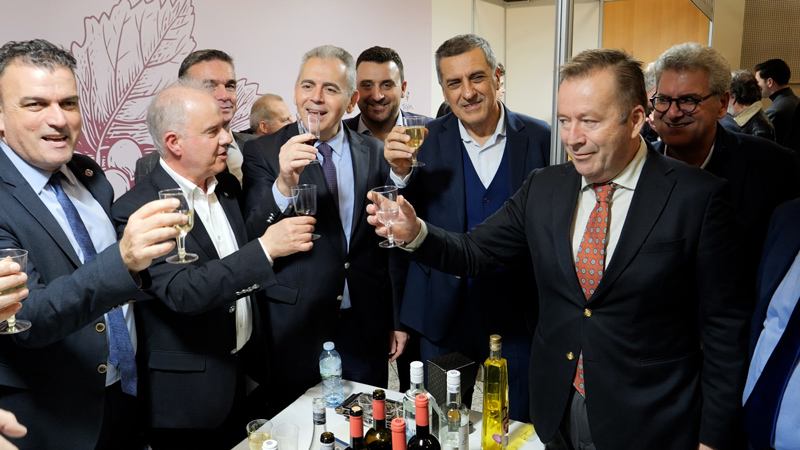 Κέρδισαν τις εντυπώσεις οι θεσσαλικές γεύσεις στην Αθήνα – Πετυχημένη η έκθεση αγροτικών προϊόντων που διοργάνωσε η Περιφέρεια Θεσσαλίας στο Μετρό στο Σύνταγμα