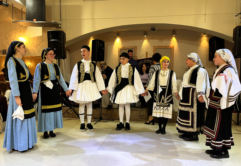 Η Σκαμνιά αναδεικνύει την παράδοση στον ετήσιο χορό της – Μια εκδήλωση του Συλλόγου Απανταχού Αποδήμων Σκαμνιωτών