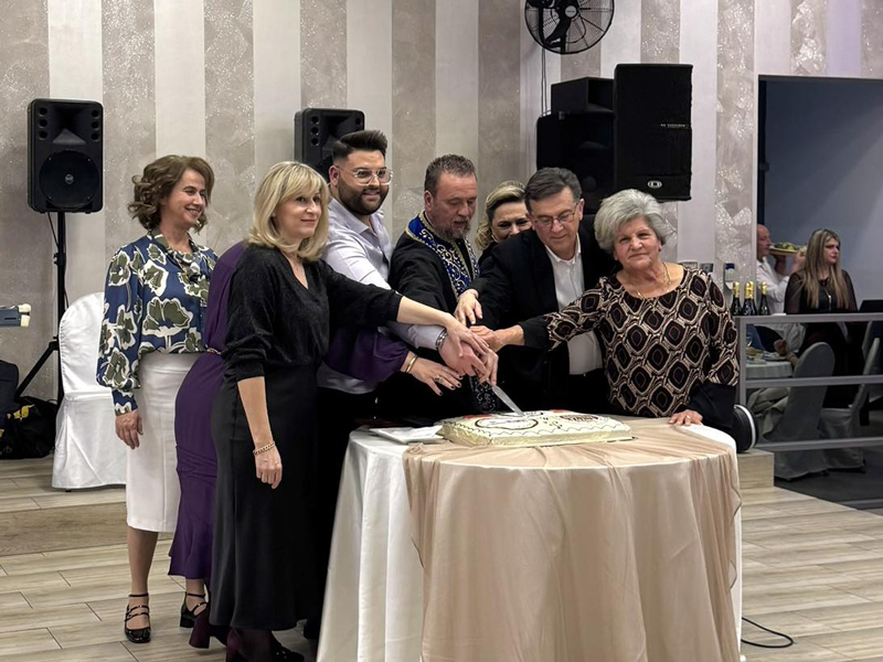 Μεγάλη Επιτυχία για τη Χοροεσπερίδα και την Κοπή Πίτας του Συλλόγου – Χορός, Βραβεύσεις και Κέφι μέχρι το Πρωί!