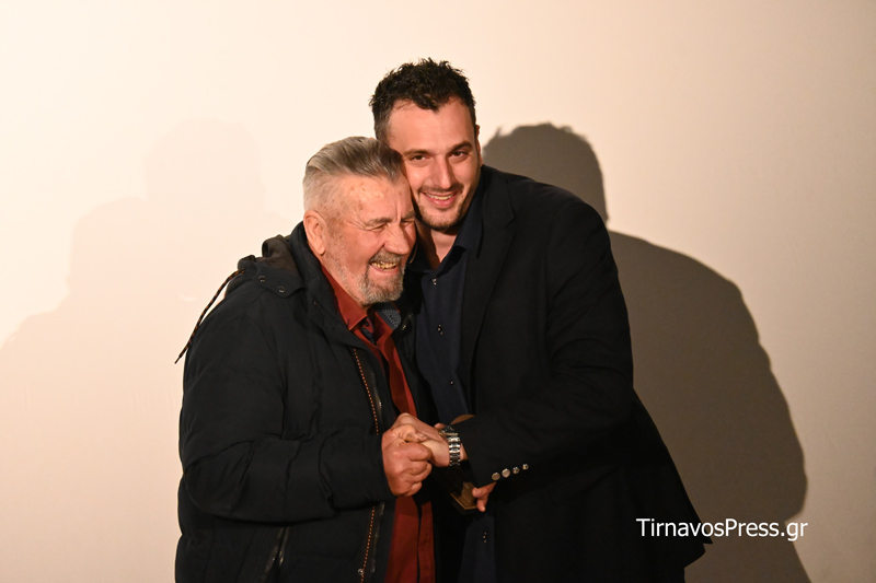 Βραδιά Μνήμης για το Τυρναβίτικο Καρναβάλι: Συγκίνηση και βράβευση των ”πρωτεργατών” της Καρναβαλικής Παράδοσης