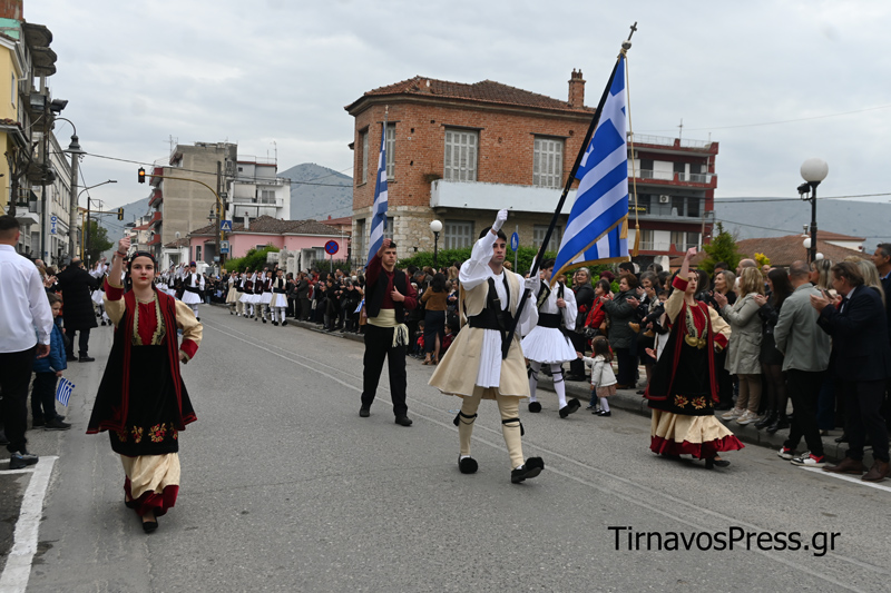 Με ιδιαίτερη λαμπρότητα και εθνική υπερηφάνεια τίμησε ο Τύρναβος την Εθνική Επέτειο της 25ης Μαρτίου