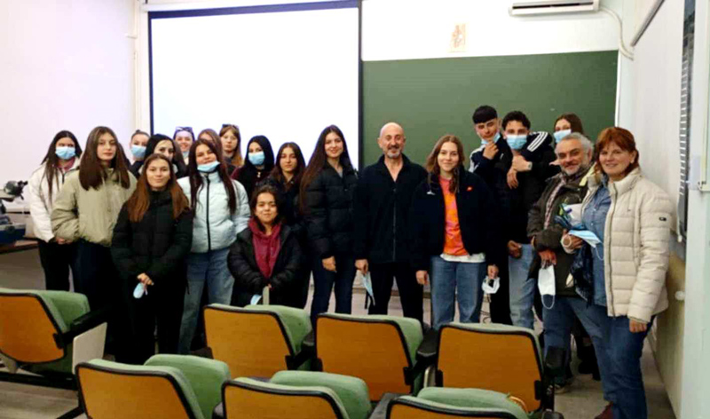 Το ΕΠΑΛ Τυρνάβου επισκέφθηκε το ΑΧΕΠΑ και Ιπποκράτειο νοσοκομείο