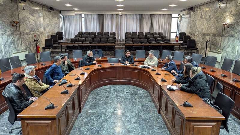 Δήμος Λαρισαίων: Συνάντηση εργασίας με εταιρείες διαχείρισης κοινοχρήστων για την προώθηση του προγράμματος αποκομιδής απορριμμάτων