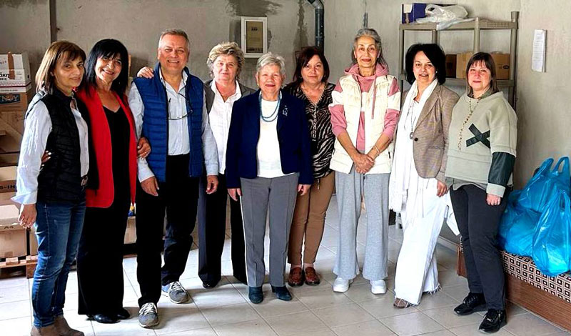ΠΟΚΕΛ και «Φιλότης» προσφέρουν τρόφιμα  σε οικογένειες της Λάρισας για το Πάσχα