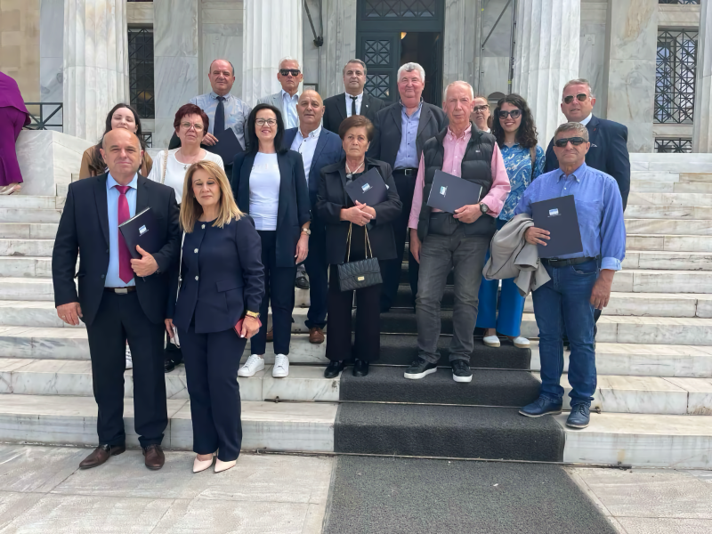 “Οκτώ Χρυσοί Εθελοντές Αιμοδότες του Συλλόγου Εθελοντών Αιμοδοτών «Η ΕΛΠΙΔΑ»,  Τιμήθηκαν στη Βουλή των Ελλήνων