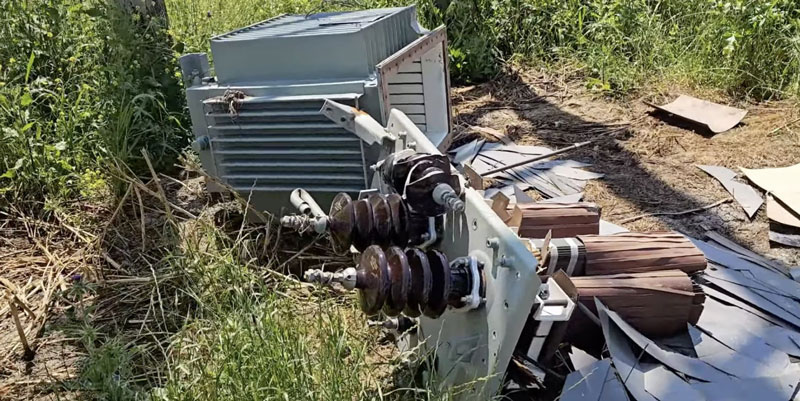 Ξηλώνουν ανενόχλητοι μετασχηματιστές της ΔΕΗ σε αγροτικές εκτάσεις της ΔΕΗ