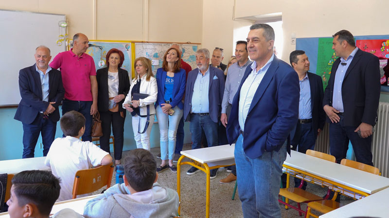 Σχολικές μονάδες του Δήμου Σοφάδων  επισκέφθηκε ο Περιφερειάρχης Θεσσαλίας Δημήτρης Κουρέτας
