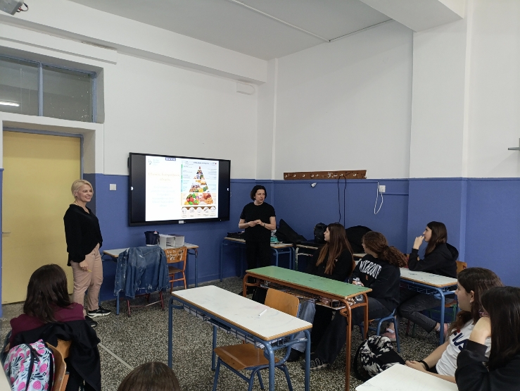 Ενημέρωση Μαθητών του 1ου Γυμνασίου Τυρνάβου για την Υγιεινή Διατροφή από το Κέντρο Υγείας Τυρνάβου